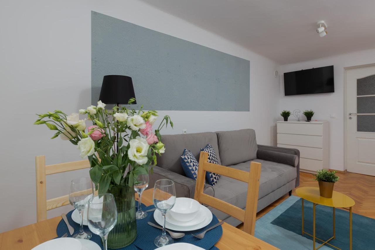 Stars Apartaments City Center By Noclegi Renters Warszawa Exteriör bild