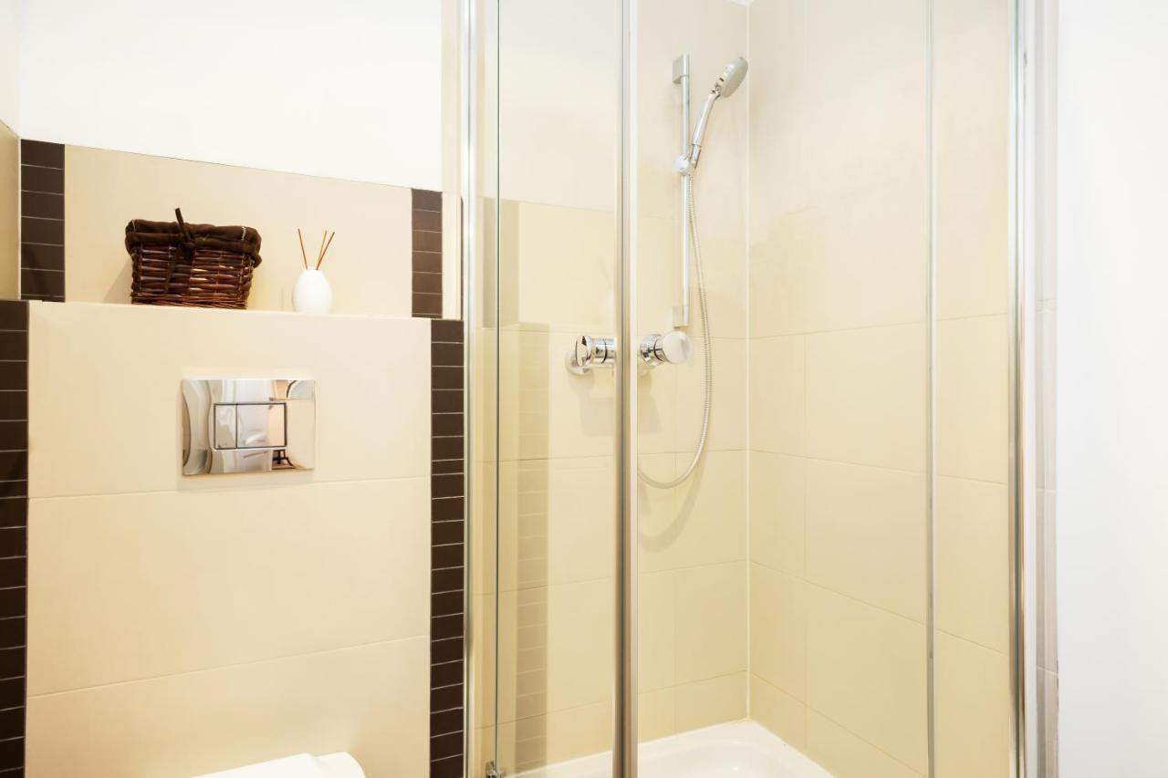 Stars Apartaments City Center By Noclegi Renters Warszawa Exteriör bild