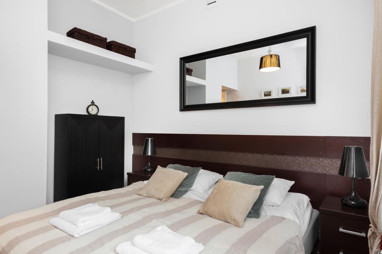 Stars Apartaments City Center By Noclegi Renters Warszawa Exteriör bild
